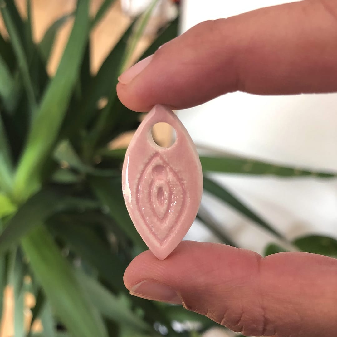 Pendentif Vulve Rose Audace – Image 3